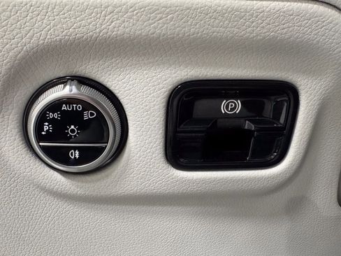 Used 2024 Mercedes-Benz EQE AMG 4MATIC SUV image 10