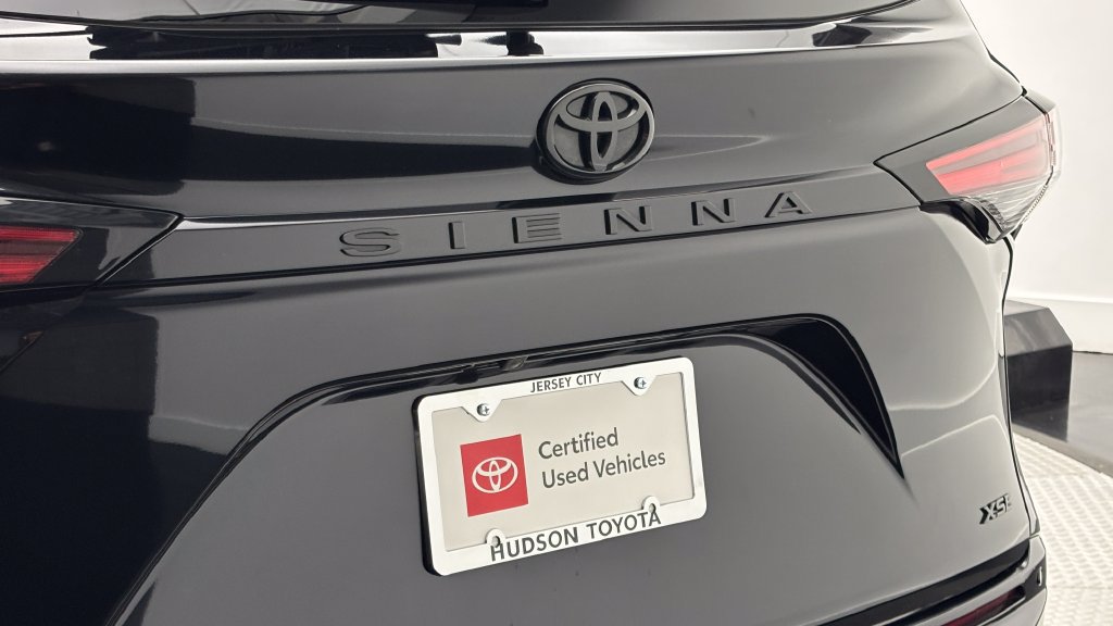 Certified 2026 Toyota Sienna XSE AWD/4WD image 8