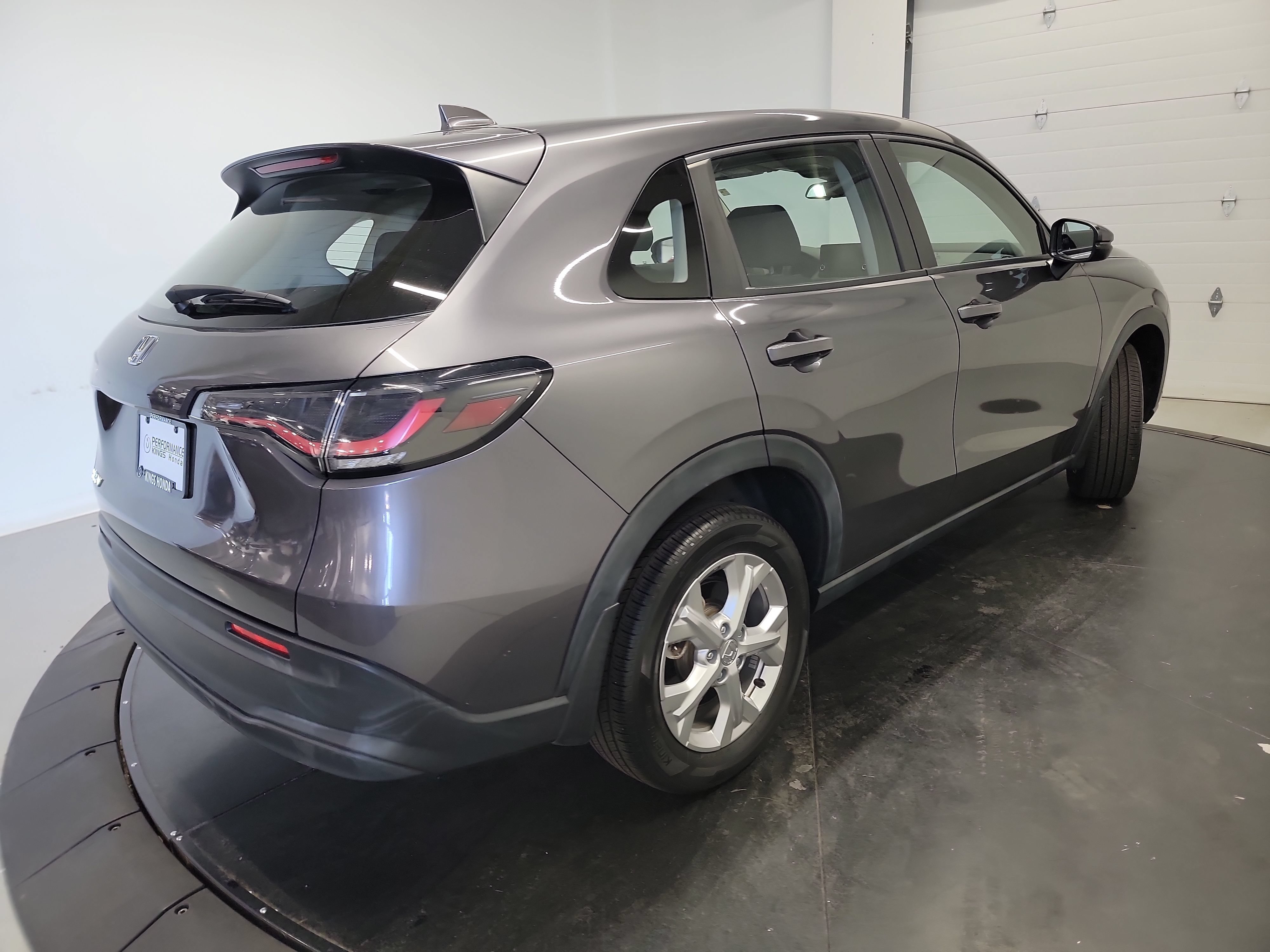 Used 2023 Honda HR-V LX image 9