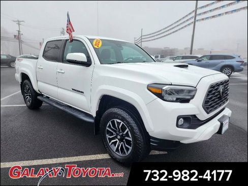 Used 2020 Toyota Tacoma TRD Sport w/ Technology Package image 1