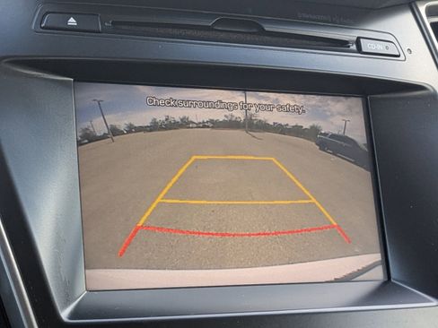 Used 2018 Hyundai Santa Fe SE image 25