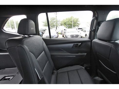 Used 2026 Buick Enclave Sport Touring w/ Power Package FWD image 12