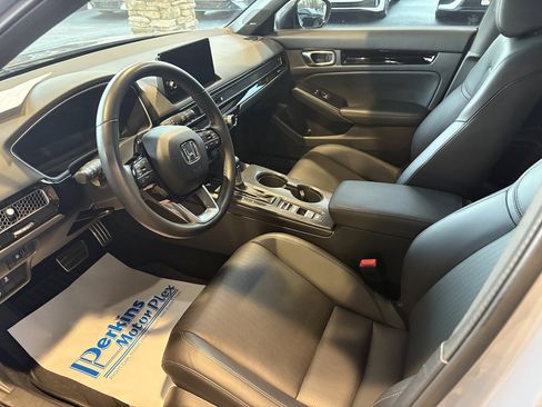 Used 2023 Honda Civic Sport Touring image 2