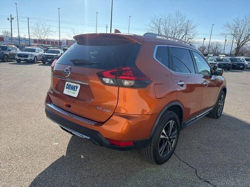 Used 2018 Nissan Rogue SL w/ Premium Package image 5
