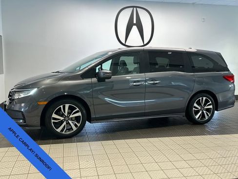 Used 2023 Honda Odyssey Touring image 3