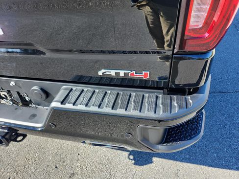 Used 2024 GMC Sierra 1500 AT4 w/ Technology Package image 4