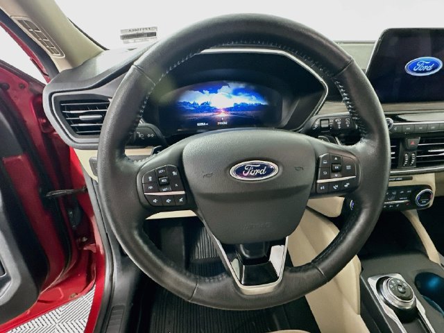 Certified 2020 Ford Escape Titanium AWD/4WD image 17