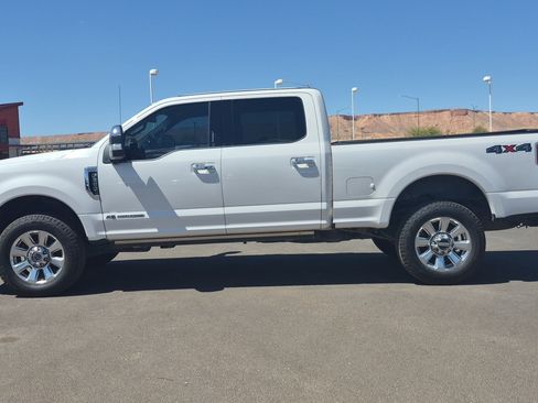 Used 2017 Ford F350 Platinum w/ Platinum Ultimate Package AWD/4WD image 6