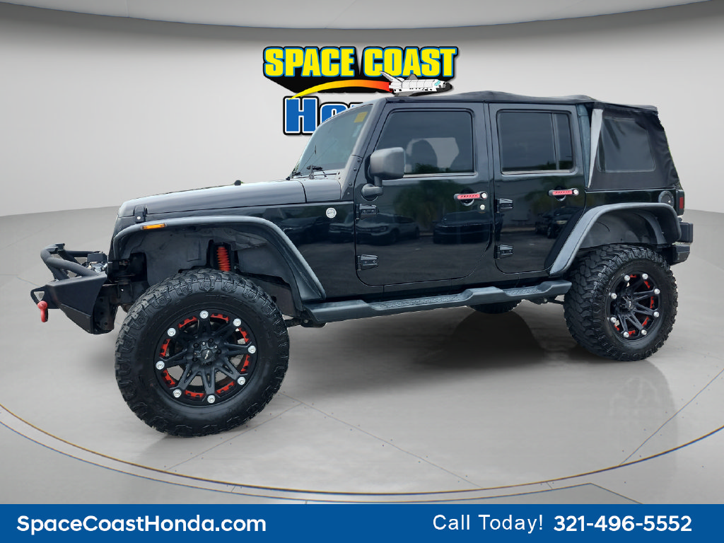Used 2013 Jeep Wrangler Unlimited Sahara w/ Connectivity Group AWD/4WD image 9
