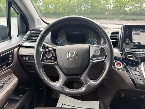 Certified 2022 Honda Odyssey Touring image 13