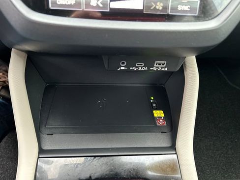 Certified 2025 Subaru Forester Premium image 31