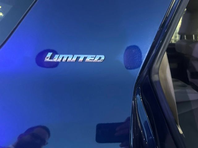 Used 2021 Toyota 4Runner Limited AWD/4WD image 11