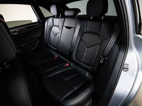 Certified 2026 Porsche Macan AWD/4WD image 24