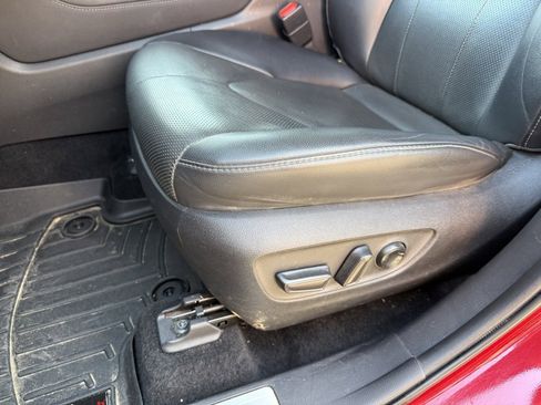 Used 2022 Toyota Highlander Limited image 17