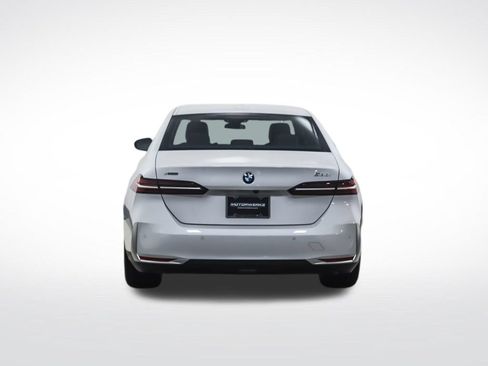 Used 2026 BMW 530i xDrive w/ Premium Package AWD/4WD image 4