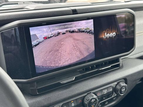 Used 2024 Jeep Wrangler Unlimited Sport AWD/4WD image 27