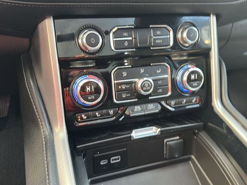 Used 2023 GMC Yukon Denali image 23
