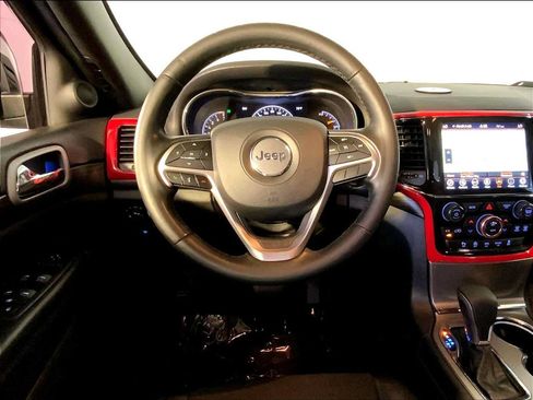 Used 2021 Jeep Grand Cherokee Laredo X AWD/4WD image 13