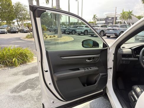 Used 2025 Honda CR-V Sport-L image 23