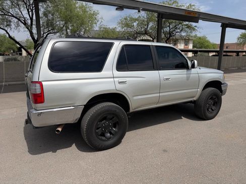 Used 2000 Toyota 4Runner SR5 image 12
