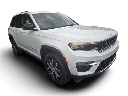 Used 2025 Jeep Grand Cherokee Limited RWD image 1