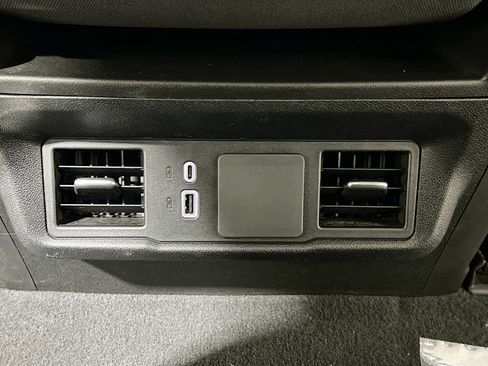 Used 2024 Chevrolet Silverado 1500 Custom image 17