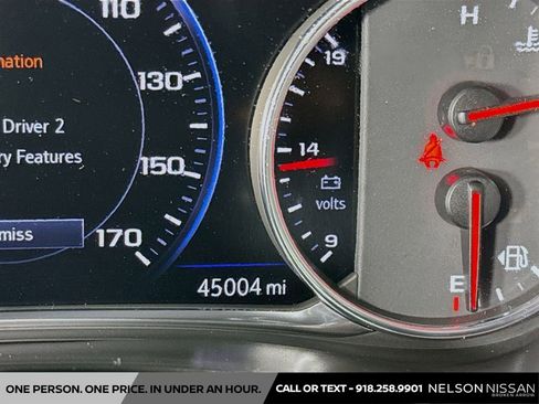 Used 2024 Chevrolet Traverse Premier w/ Redline Edition AWD/4WD image 12