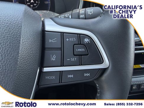 Used 2025 Toyota Highlander Platinum AWD/4WD image 27