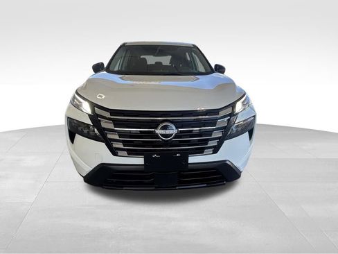 Used 2024 Nissan Rogue S image 9