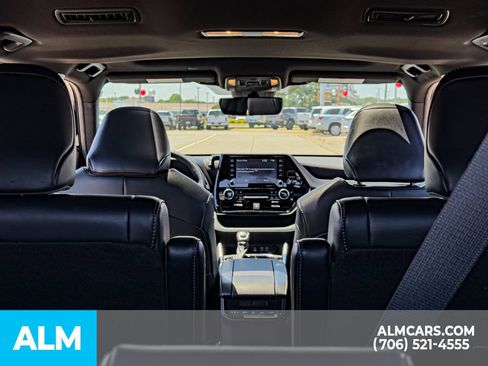 Used 2022 Toyota Highlander XSE AWD/4WD image 24