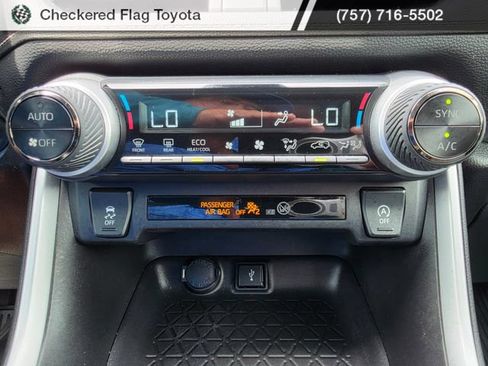Used 2022 Toyota RAV4 XLE AWD/4WD image 23