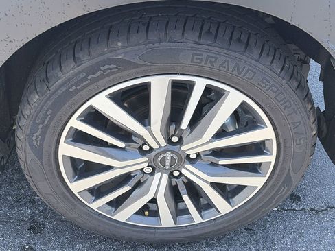 Certified 2023 Nissan Kicks SV FWD image 8