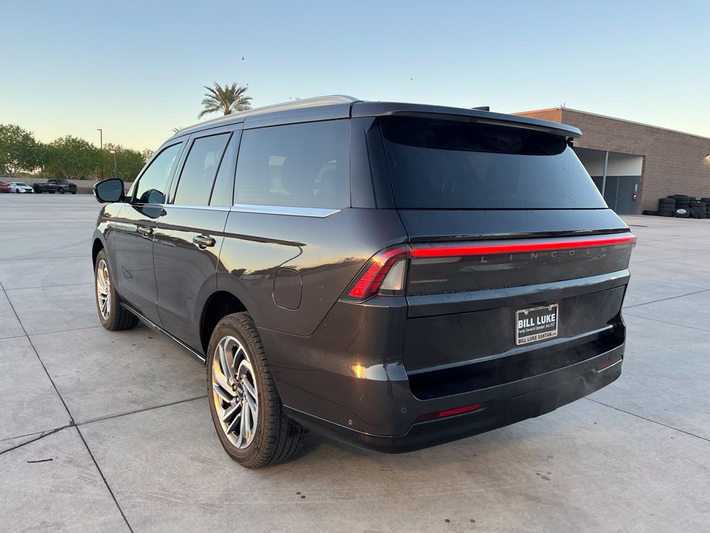 Used 2025 Lincoln Navigator Reserve AWD/4WD image 10
