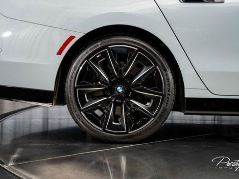 Used 2023 BMW 740i w/ Parking Assistance Package RWD image 21