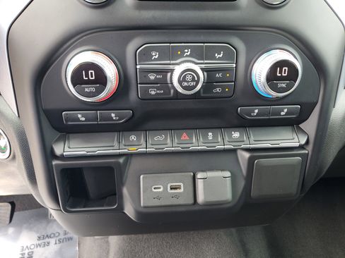 Used 2020 GMC Sierra 1500 SLE w/ SLE Value Package image 23