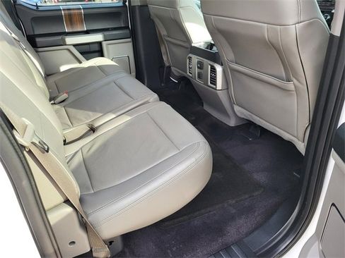 Used 2015 Ford F150 Lariat image 24