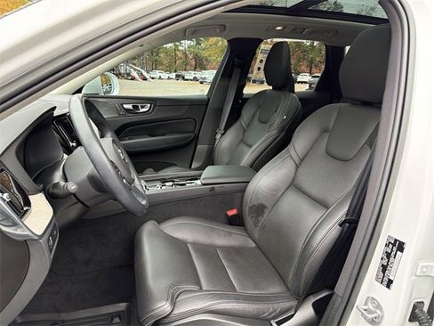 Used 2022 Volvo XC60 B6 Inscription w/ Advanced Package image 11