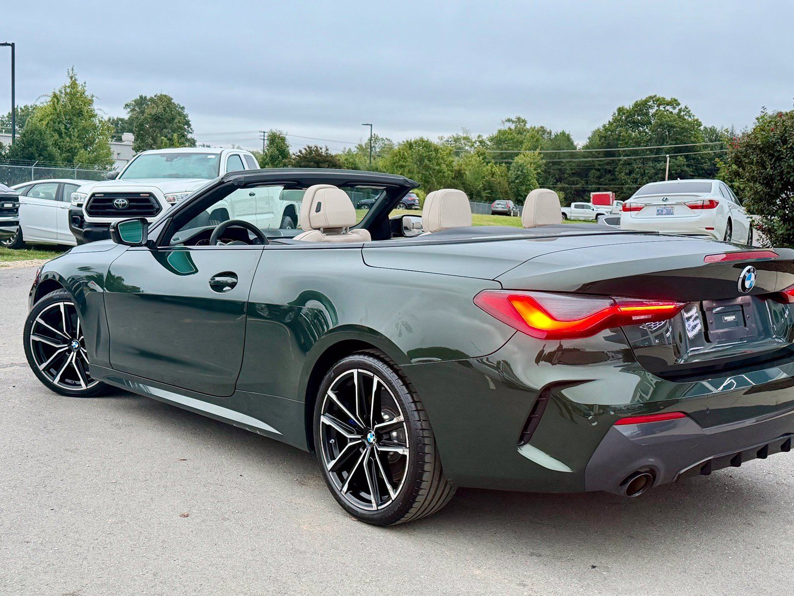 Used 2022 BMW 430i Convertible w/ M Sport Package RWD image 6