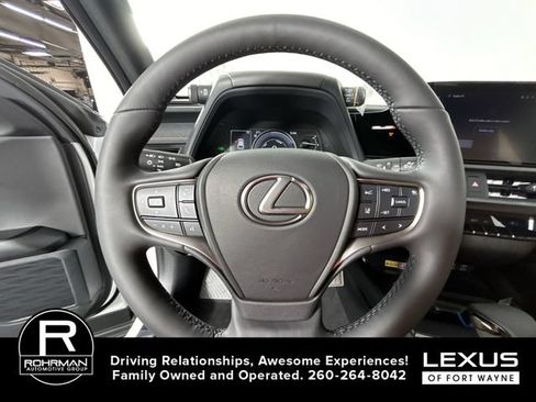 Used 2024 Lexus UX 250h AWD w/ Premium Package image 6
