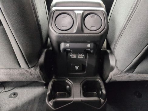 Used 2022 Jeep Wrangler Unlimited Sahara w/ Cold Weather Group AWD/4WD image 22