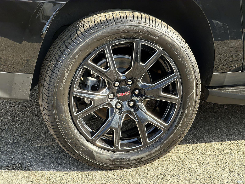 Used 2023 GMC Yukon XL Denali w/ LPO, Floor Liner Package AWD/4WD image 32