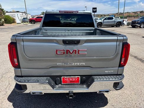 Used 2023 GMC Sierra 1500 SLT w/ X31 Off-Road Package AWD/4WD image 6