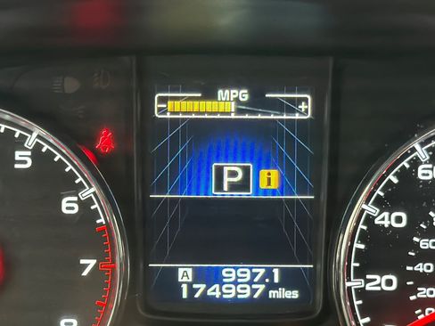 Used 2013 Subaru Outback 3.6R Limited AWD/4WD image 23