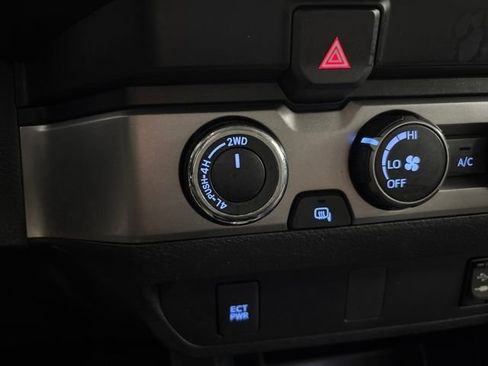 Used 2019 Toyota Tacoma SR image 40