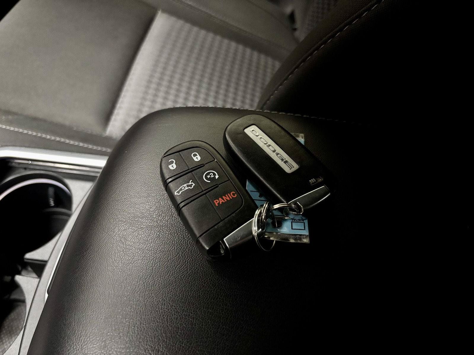 Used 2018 Dodge Charger R/T RWD image 32