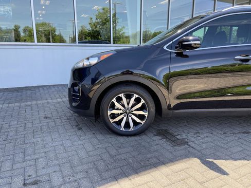 Used 2017 Kia Sportage EX w/ EX Technology Package FWD image 9