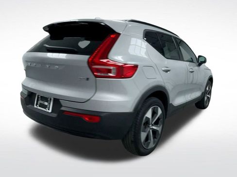 Used 2023 Volvo XC40 B5 Plus w/ Protection Package Premier image 24