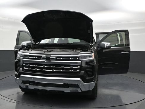 Used 2023 Chevrolet Silverado 1500 LTZ AWD/4WD image 33