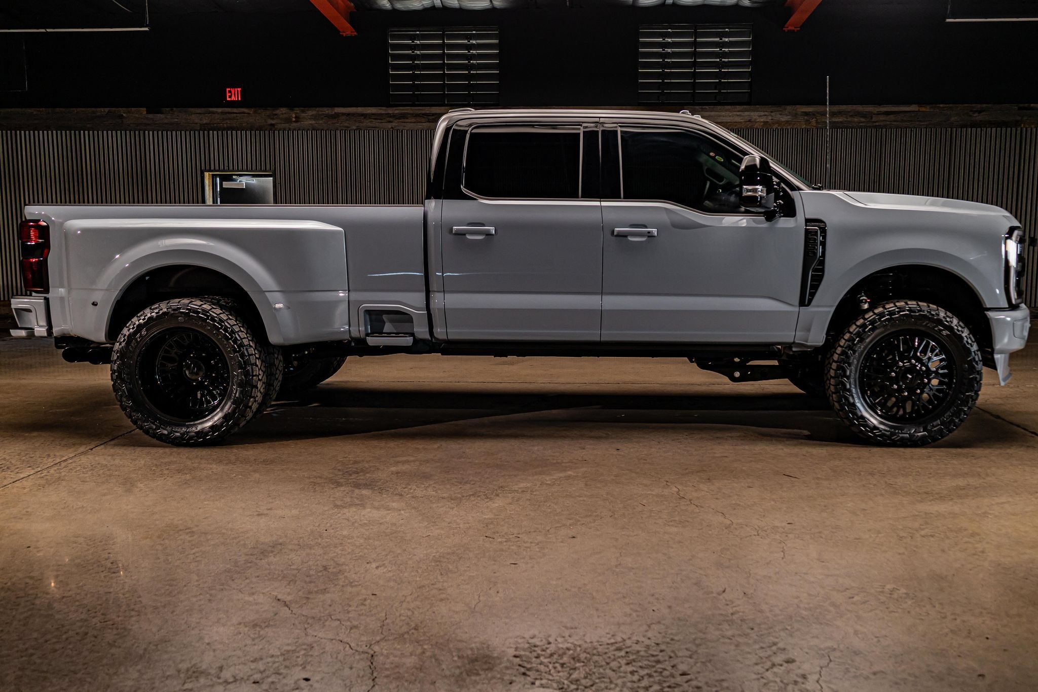 Used 2026 Ford F350 Platinum w/ FX4 Off-Road Package AWD/4WD image 11