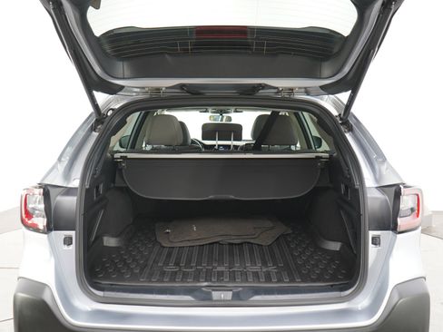 Used 2025 Subaru Outback Premium AWD/4WD image 16